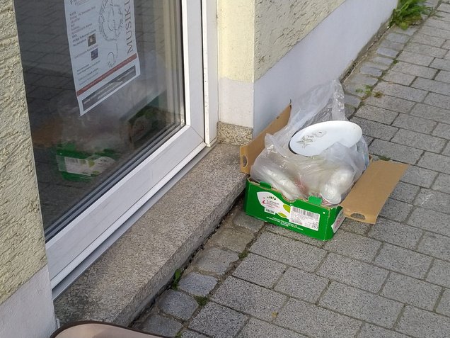 abgestelltes Geschirr